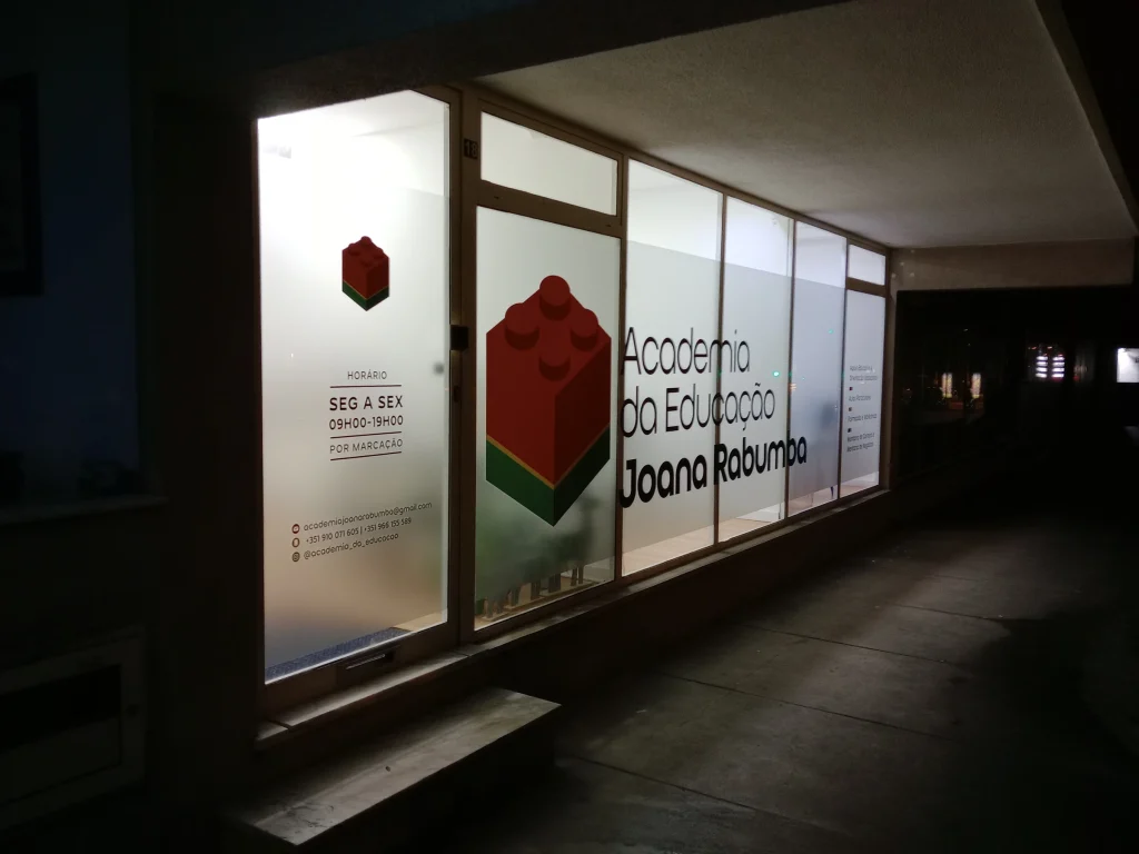 Academia Joana Rabumba — Montra — aplicação vista em perspetiva
