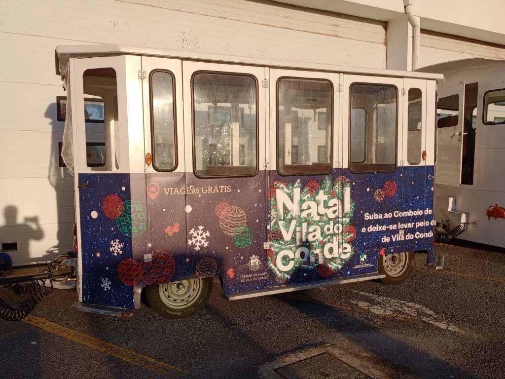 Comboio de Natal — Vila do Conde — Carruagem — comunicação lateral