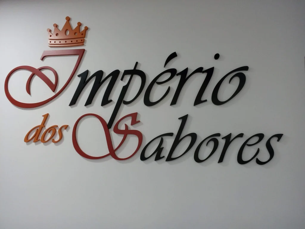 Império dos Sabores — Identificação com letras em PVC 3D
