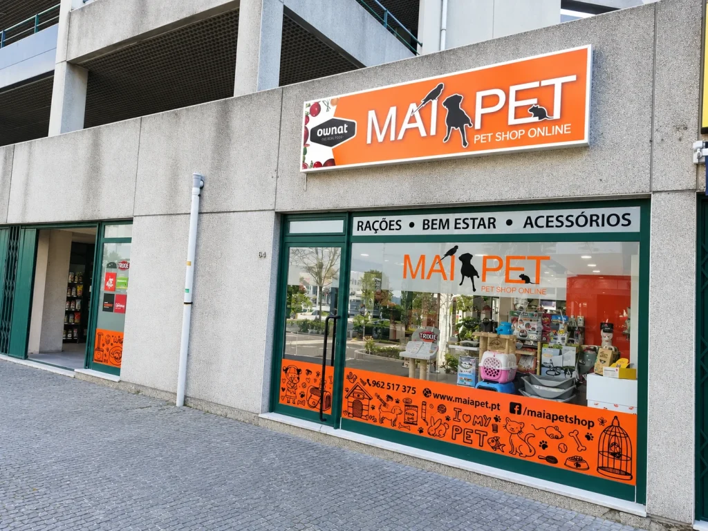 Maiapet — Montra + caixa de luz