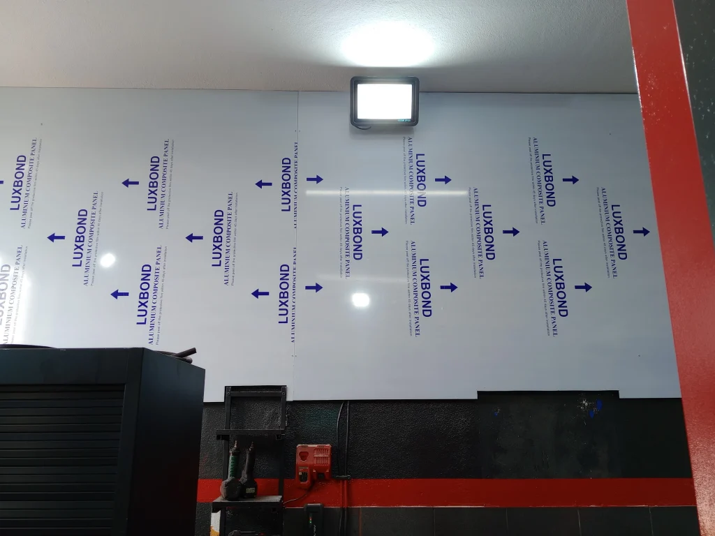 NS Reparações Auto — Montagem — revestimento em placas