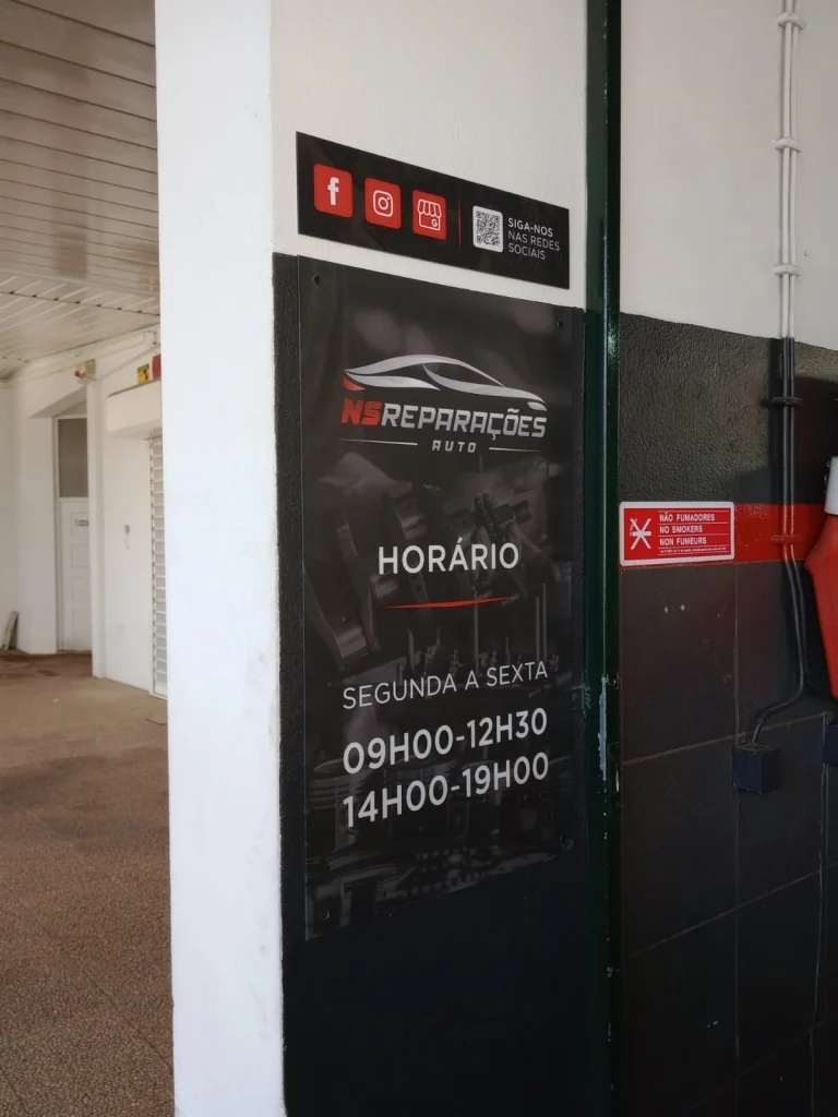 NS Reparações Auto — Informação de serviços — identificação no interior