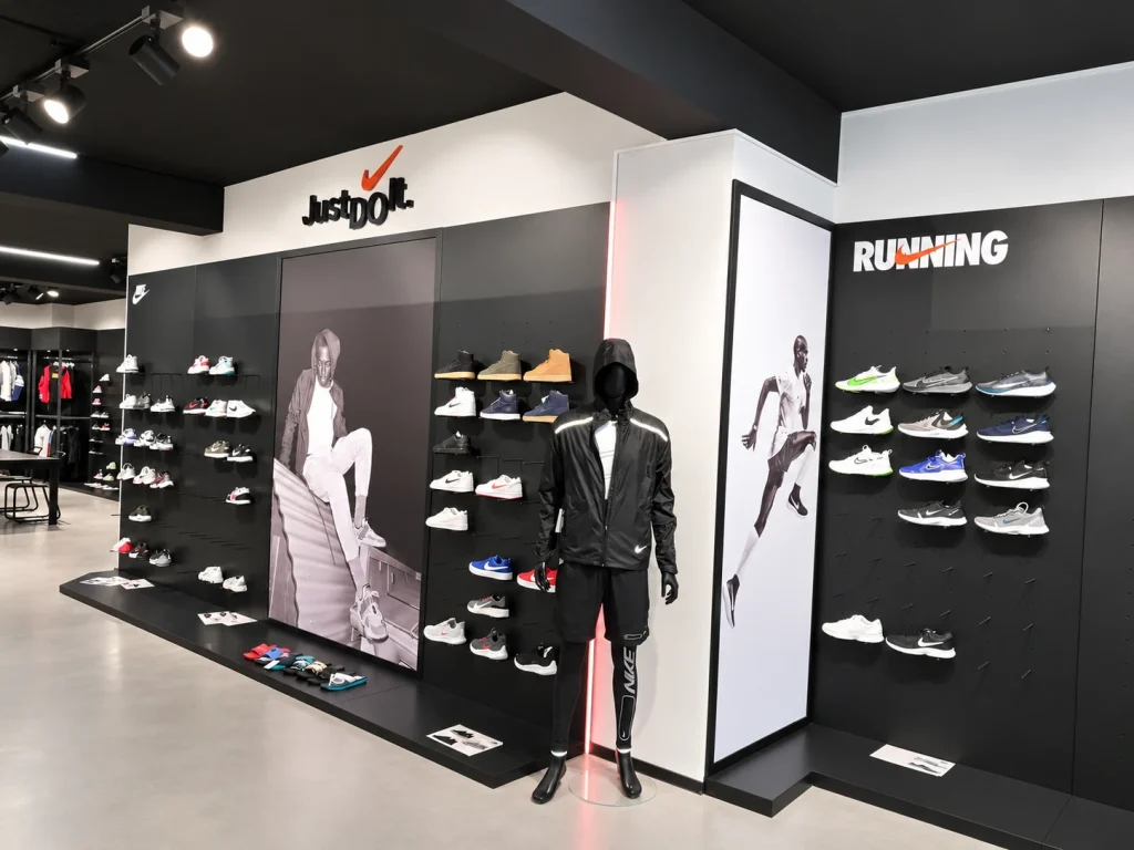 Showroom Nike — Letras e comunicação gráfica